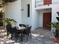 House in sea view villa