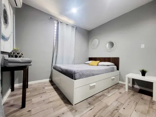 D'lujo Apartment #1 w A/C, Wi-Fi, Parking