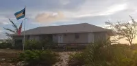 Oceanfront Exuma Retreat • 2Br/2.5BA • Secluded Beach • Deck • WiFi • AC!  호텔
