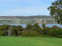 Olive's Cottage and Gardens - Mesmerising Views