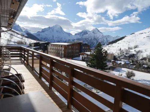 Superb 16/18 person apartment with sauna, at the foot of the chairlift, WiFi, table soccer