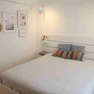Peaceful vacation apartment, 200 m from beach, balcony with sea view, by Lagos Rooms