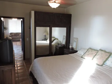 2 bed,2 bath upper condo only steps from the beach. 360 degree views.of ocean! Отели в г. Rocky Point