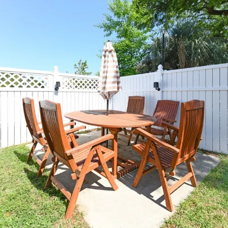 Beautiful Villa in Myrtle Beach within 4 min walk to the beach