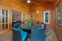 Seaside 3 Bedroom Villa with Pool in First Bight Hotel di First Bight