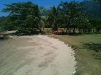 Luxury villa, private beach, infinity pool. Fully serviced. Beautiful sunsets