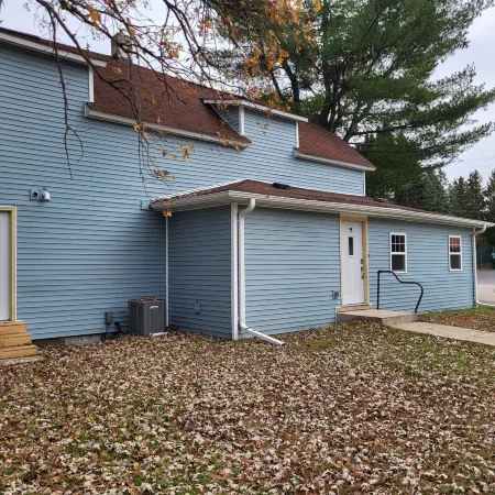 Former bar with games, multiple kitchens, 5 bedrooms, sleeps 14.