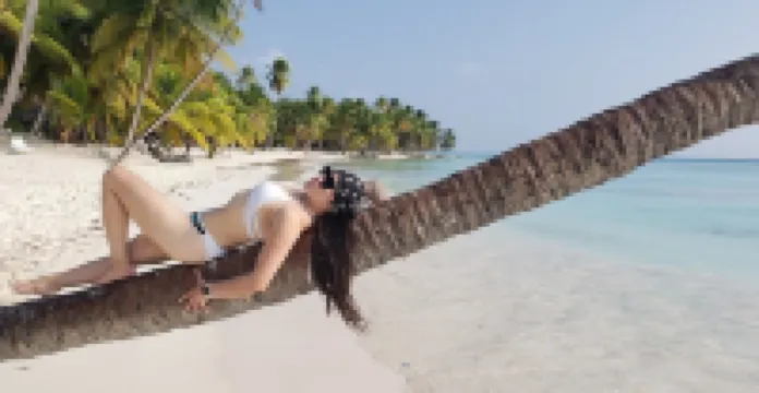 Modern Spacious 5 bedroom villa, Van & driver included