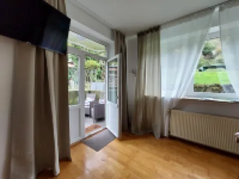 Moderne Ferienwohnung mit Eigener Terrasse