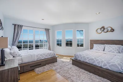 Malibu Beach House Sweeping Panoramic Views Walk 2 beach