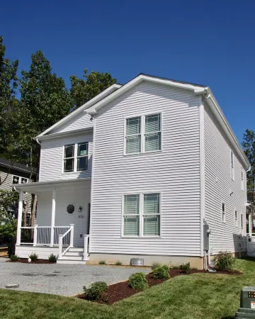 Family Villa w/ Private Pool, Trolley Ride to Beach/Attractions Отели рядом с достопримечательностью «Библиотека Юг Костал»