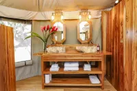 WAVEFRONT TEAK GLAMPING PARADISE