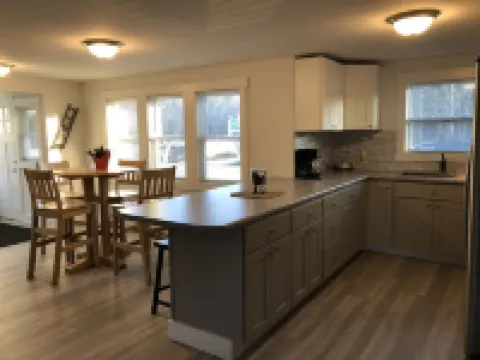 3bed -1 bathApartment in town mins to UMF or Hospital