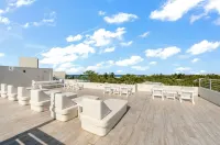 Private Seven Mile Beach Club with Roof Terrace, Amazing Pool Pavilion