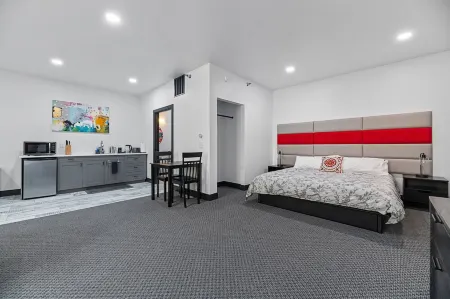 Lutum @ The Cobblestone - Handicap Accessible