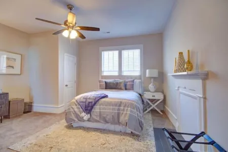 HSV/ DOWNTOWN MADISON- GORGEOUS HISTORIC BUNGALOW