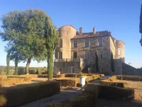 Typical South West countryside house set in a park, 2 terraces.