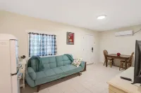 Gunslingers Hideout - Derringer - Tombstone; Roku TV; Wifi