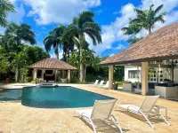 Casa De Campo - Stunning Mansion Walking Distance to the Beach - 泳池