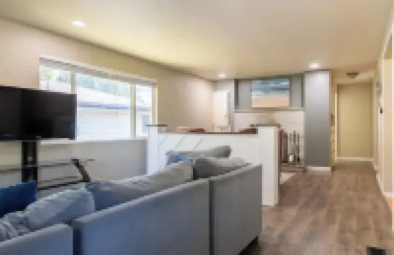 Spacious 4-bedroom house in charming Yakima with AC, WiFi
