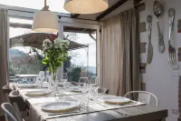 Villa Marghi, modern villa with infinity pool overlooking Lake Trasimeno - WiFi