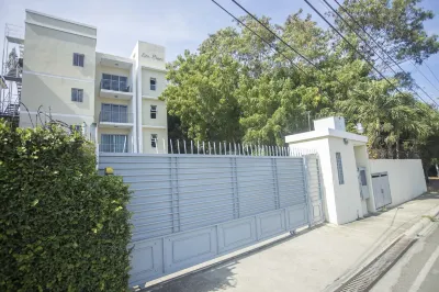 Luxurious 3-Bedroom Condo near Airport & HOMS Hotel di 