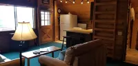 Amazing views of Lake Chelan! Unique "Treehouse" cabin with 2 bedrooms & 1 bath