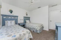Casa de La Wren - Luxury Home - Waterfront. Heated Pool !!