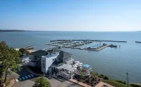 Luxury Riverfront Condo w/ sunrise & sunset views