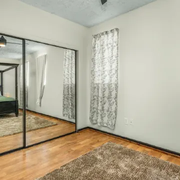 Circle Overlook-Private Downtown apartment