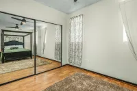 Circle Overlook-Private Downtown apartment