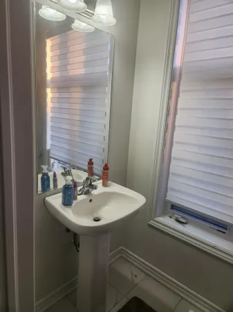 Brand new 3 bedrooms at Harmony road Отели рядом со станцией Oshawa Via Rail Station