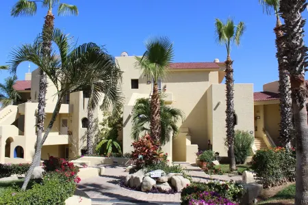Misiones del Cabo 4206. 1BR Completely Remodeled Ocean View Condo!