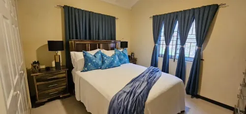 NEW LISTING! Charming 2-bedroom house in marvelous St.Bran's Burg with AC, WiFi