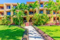 Deluxe Beachfront Ground Floor Apartment # 6 Nautibeach