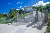 Villa Cacyli: private heated pool and Jacuzzi, view of Baie des Mulets Hotel a Le Vauclin