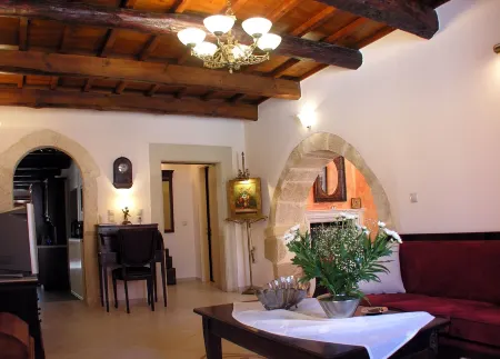 Luxurious villa with private private heated pool & spectacular views