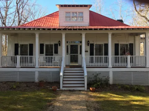 Comfortable Mountain Home with Access to Private Dock on Lake Burton