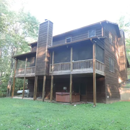 6  Bedrooms, 3 1/2 Baths, WiFi, Dog Friendly, Pool Table, Hot Tub, Fire Pit