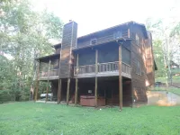 6  Bedrooms, 3 1/2 Baths, WiFi, Dog Friendly, Pool Table, Hot Tub, Fire Pit Hotels in Ellijay