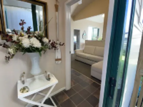 Seaside Studio Apartment with sea view deck Hotels in Ohope