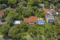 BEACHFRONT VILLA - FORMER BACARDI FAMILY COMPOUND! Lg FAMILY/WEDDING/EVENT VENUE