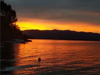 Cozy Charming Convenient Lake Street Retreat Hotels in Sandpoint