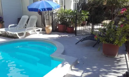 Villa Lysa studio in character house private pool Отели в г. Ла Гард