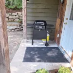 Family friendly 2 bdrm/ 3 bed  home mins from sandy beaches and downtown Nelson!