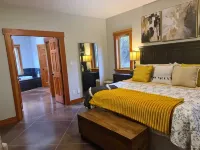 Modern Farmhouse (Lower Floor only) with Hot Tub and Games Room