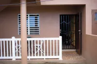 Cozy Studio Room with Private Entrance Buckley's Hotels in Basseterre