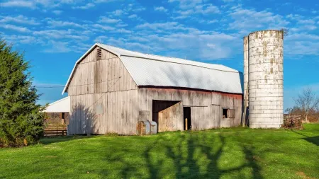 Hocking Hills Retreat with Sauna, Hot Tub, Movie Theater, Fire Pit