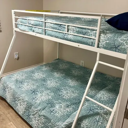 Hot Tub, pristine beach access, 2-bdrm cottage with AC, WiFi near Port Austin #2