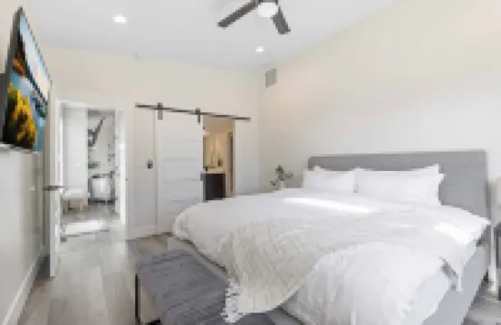 New Modern Townhome- downtown CDA-minutes to waterfront, restaurants, and shops!